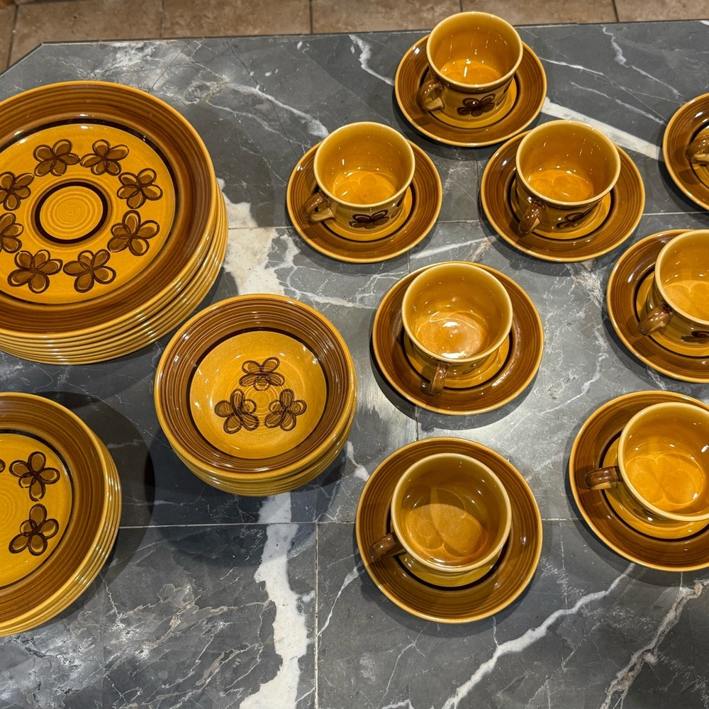 Vintage Rustic Dinnerware 1960-1970s Metlox Poppytrail Carmel Honey Brown Floral